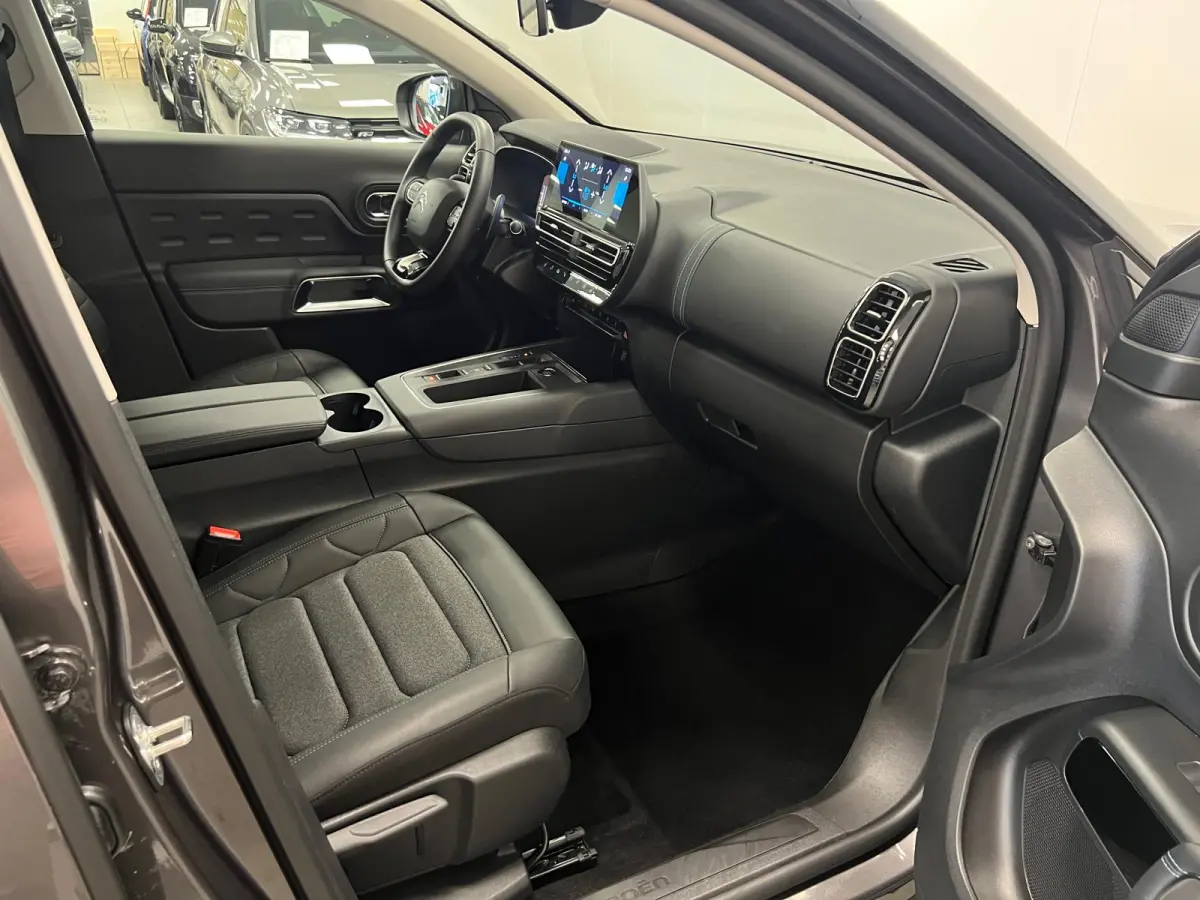 1.2 HYBRID 145PK AUTOMAAT PLUS UITV. / NAVI / STOEL-VERW. / KEYLESS / CAMERA / CRUISE.C /
