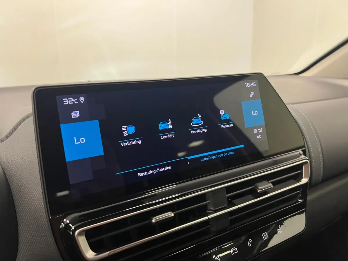 1.2 HYBRID 145PK AUTOMAAT PLUS UITV. / NAVI / STOEL-VERW. / KEYLESS / CAMERA / CRUISE.C /