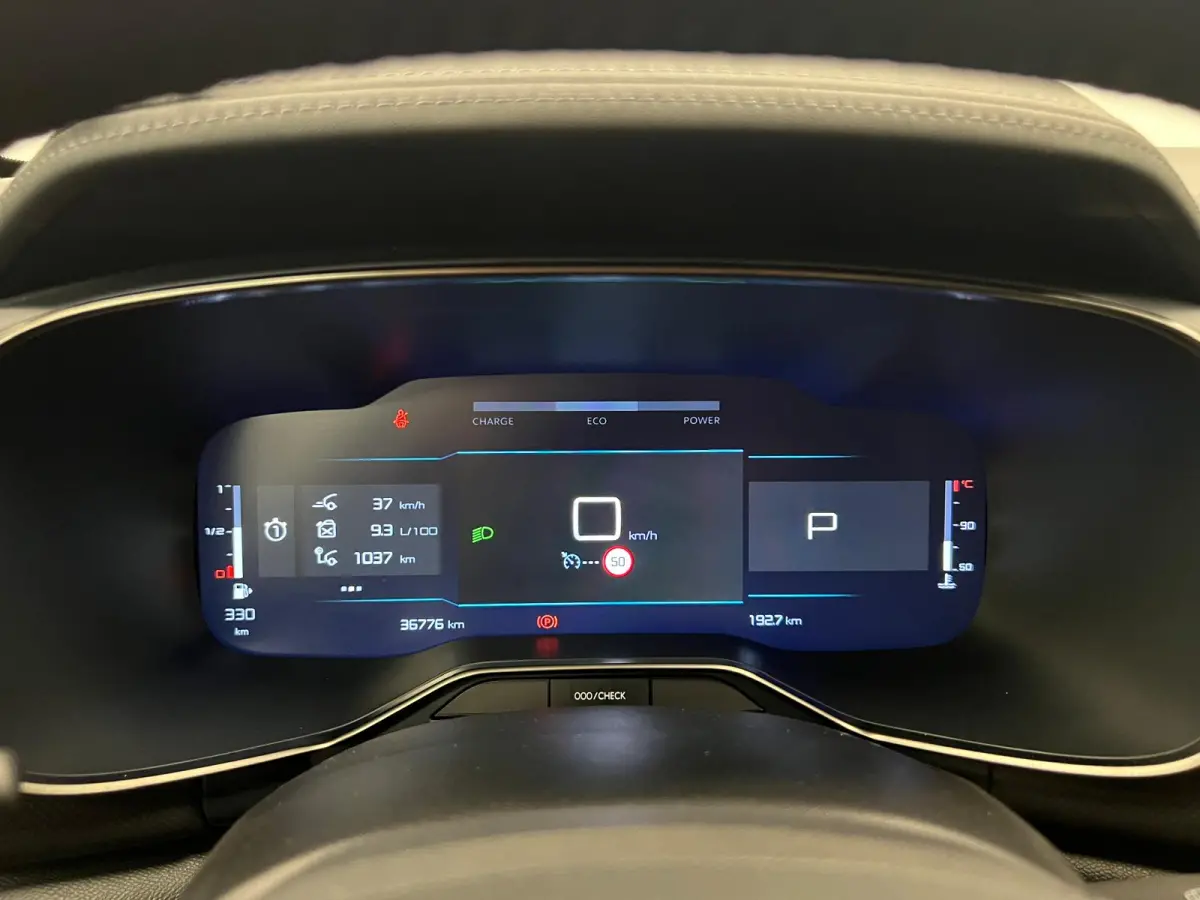 1.2 HYBRID 145PK AUTOMAAT PLUS UITV. / NAVI / STOEL-VERW. / KEYLESS / CAMERA / CRUISE.C /