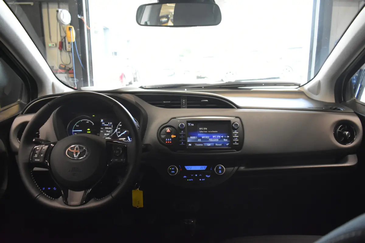 1.5 Hybrid Active Camera Cruise Climate Control