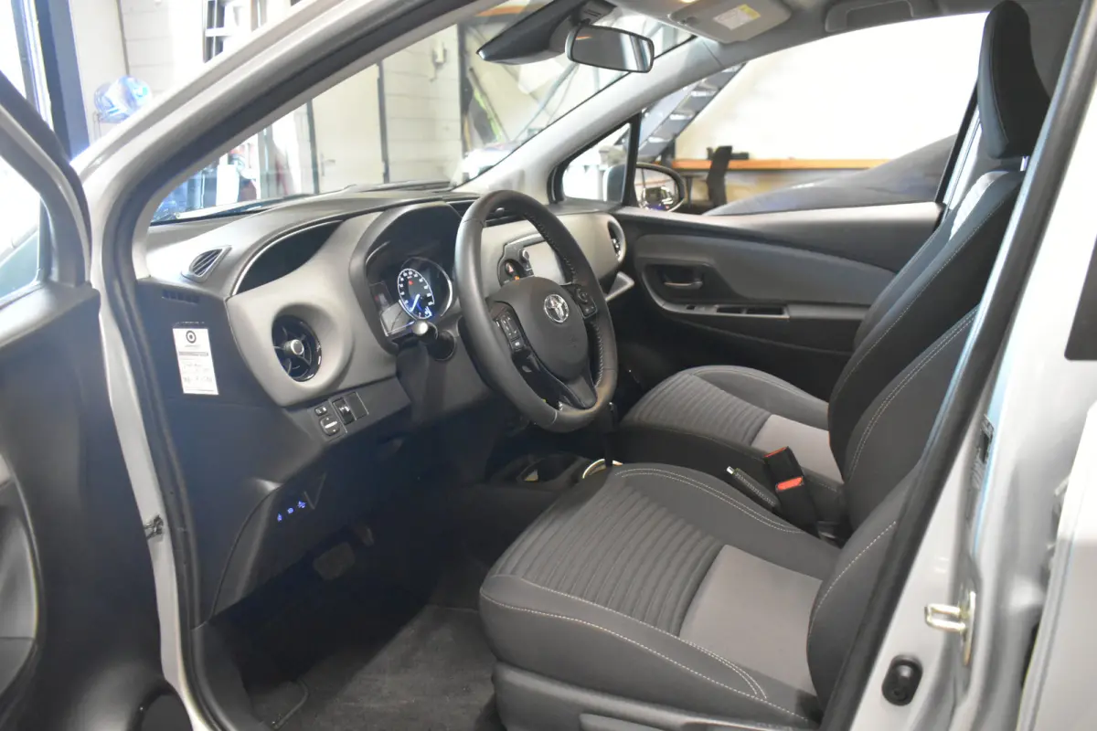 1.5 Hybrid Active Camera Cruise Climate Control