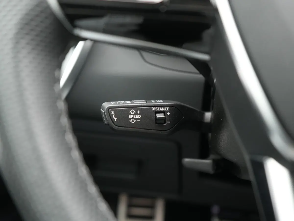 50 TFSI e Quattro 2x S Line PHEV 300pk Dealer O.H. | Trekhaak Af Fabriek | Panodak | Adaptive Cruise | Camera | Lederen Sportstoelen & Stuur Verwarmd | Blis | Sfeerverlichting | Apple Carpla