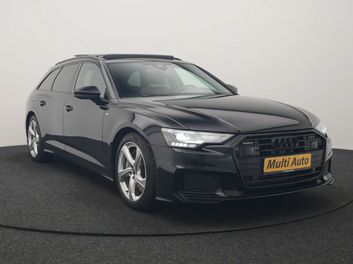 50 TFSI e Quattro 2x S Line PHEV 300pk Dealer O.H. | Trekhaak Af Fabriek | Panodak | Adaptive Cruise | Camera | Lederen Sportstoelen & Stuur Verwarmd | Blis | Sfeerverlichting | Apple Carpla