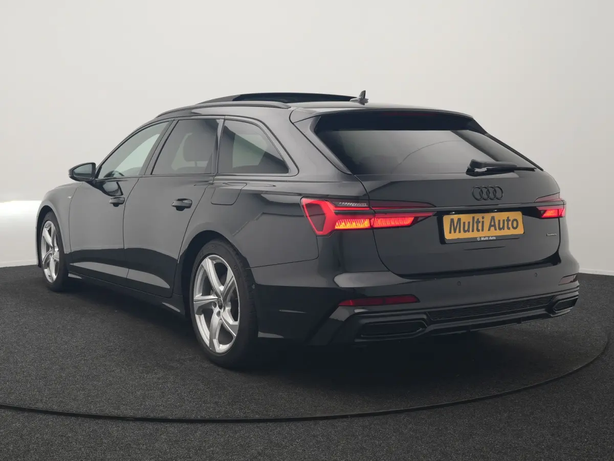 50 TFSI e Quattro 2x S Line PHEV 300pk Dealer O.H. | Trekhaak Af Fabriek | Panodak | Adaptive Cruise | Camera | Lederen Sportstoelen & Stuur Verwarmd | Blis | Sfeerverlichting | Apple Carpla