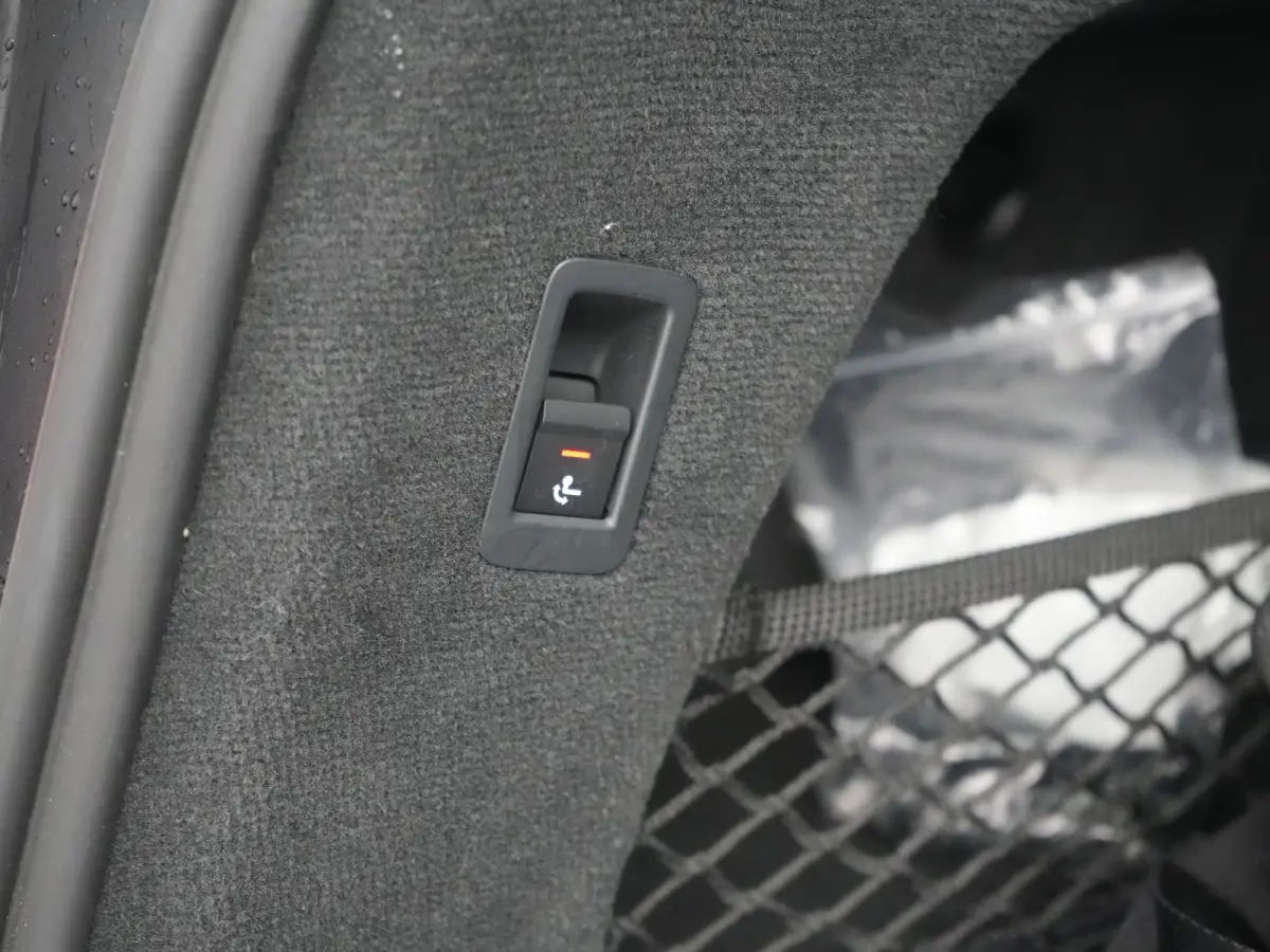 50 TFSI e Quattro 2x S Line PHEV 300pk Dealer O.H. | Trekhaak Af Fabriek | Panodak | Adaptive Cruise | Camera | Lederen Sportstoelen & Stuur Verwarmd | Blis | Sfeerverlichting | Apple Carpla