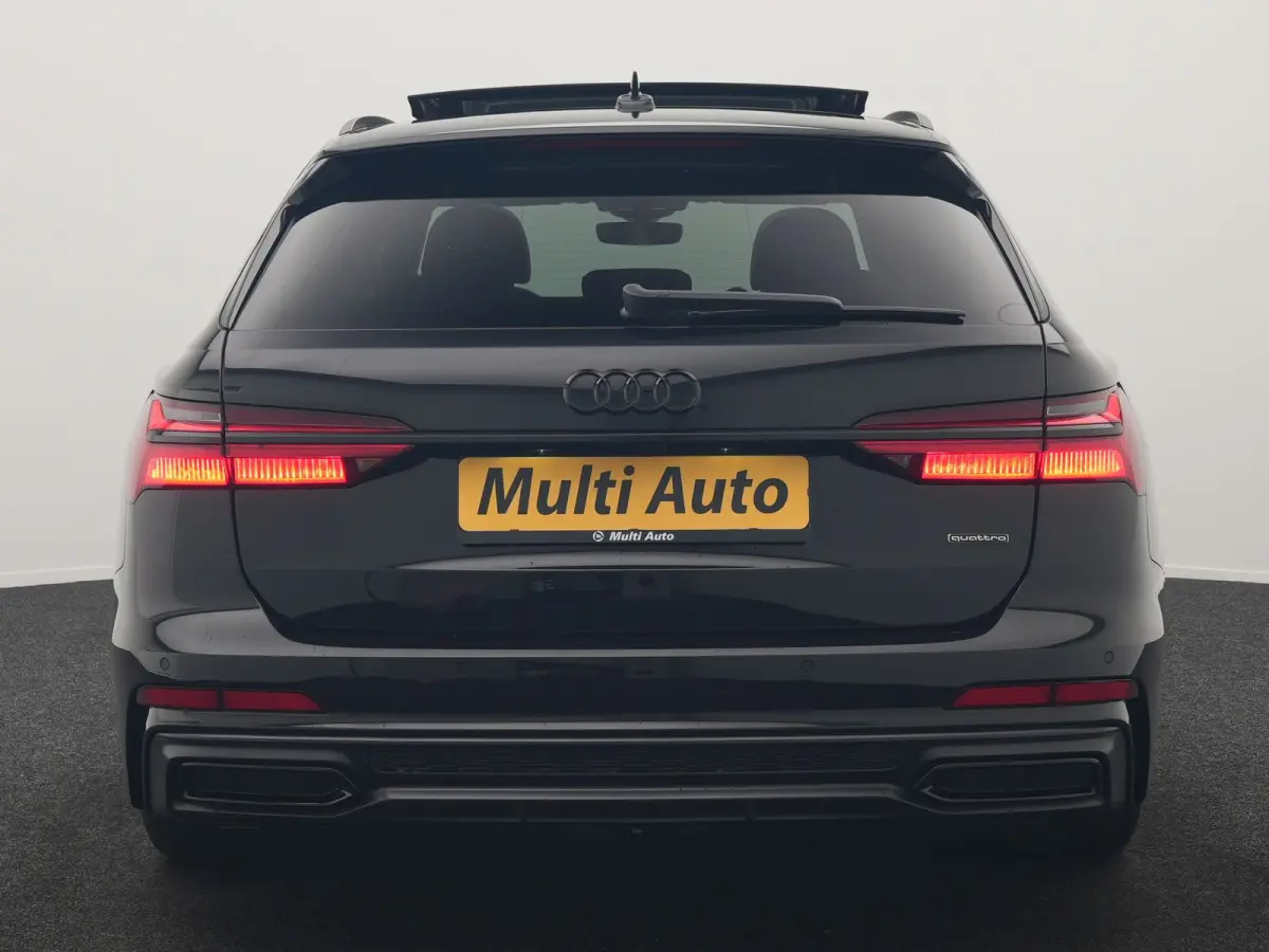 50 TFSI e Quattro 2x S Line PHEV 300pk Dealer O.H. | Trekhaak Af Fabriek | Panodak | Adaptive Cruise | Camera | Lederen Sportstoelen & Stuur Verwarmd | Blis | Sfeerverlichting | Apple Carpla