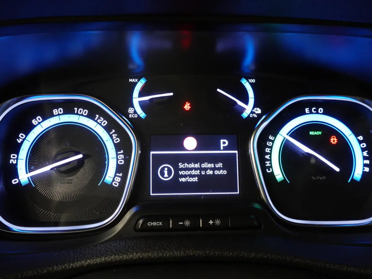 L3H1 75 kWh 9-persoons PERSONENBUS Airco Navi PDCA Sidebars