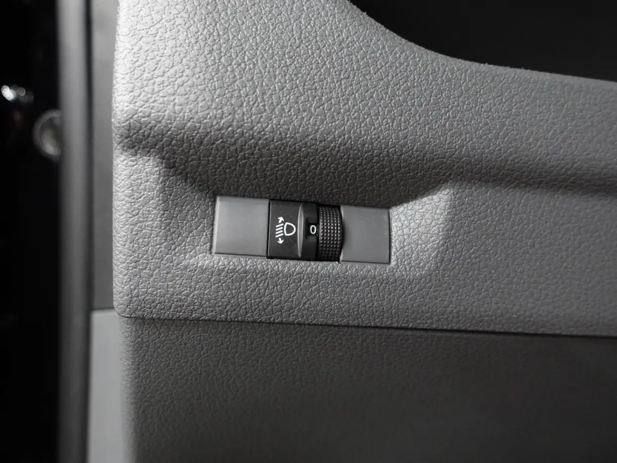 L3H1 75 kWh 9-persoons PERSONENBUS Airco Navi PDCA Sidebars
