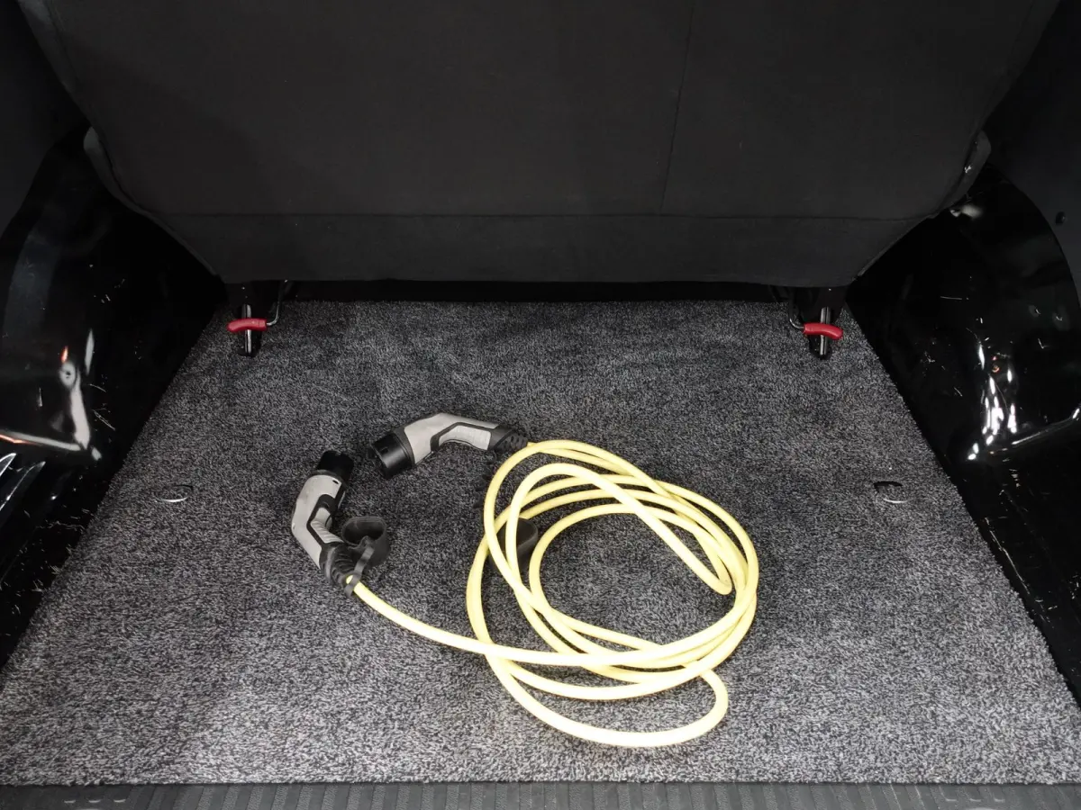 L3H1 75 kWh 9-persoons PERSONENBUS Airco Navi PDCA Sidebars