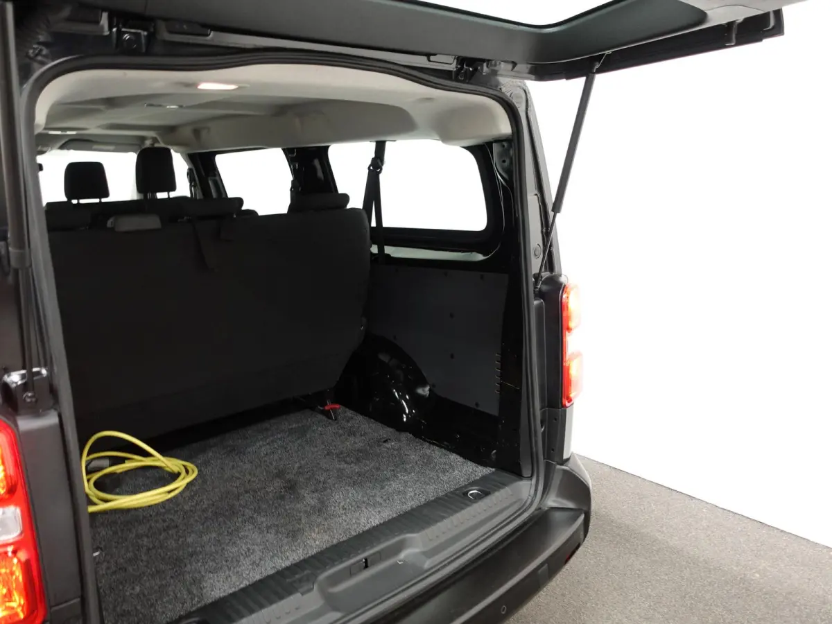 L3H1 75 kWh 9-persoons PERSONENBUS Airco Navi PDCA Sidebars