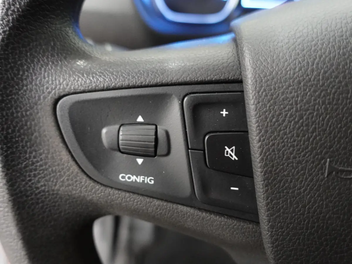 L3H1 75 kWh 9-persoons PERSONENBUS Airco Navi PDCA Sidebars