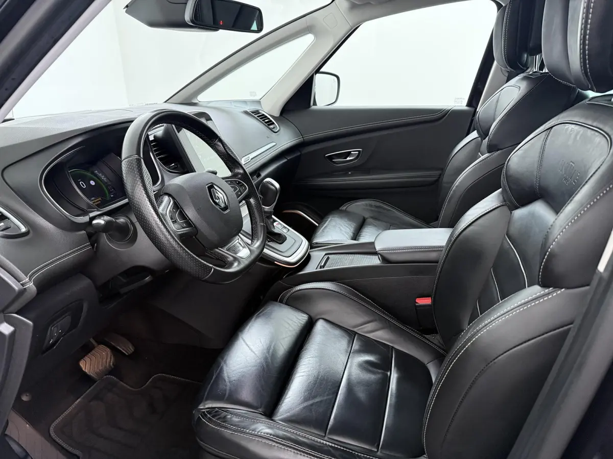 Energy TCe 160 EDC Initiale Paris | Trekhaak | Lederen Bekleding | Bose Audio |