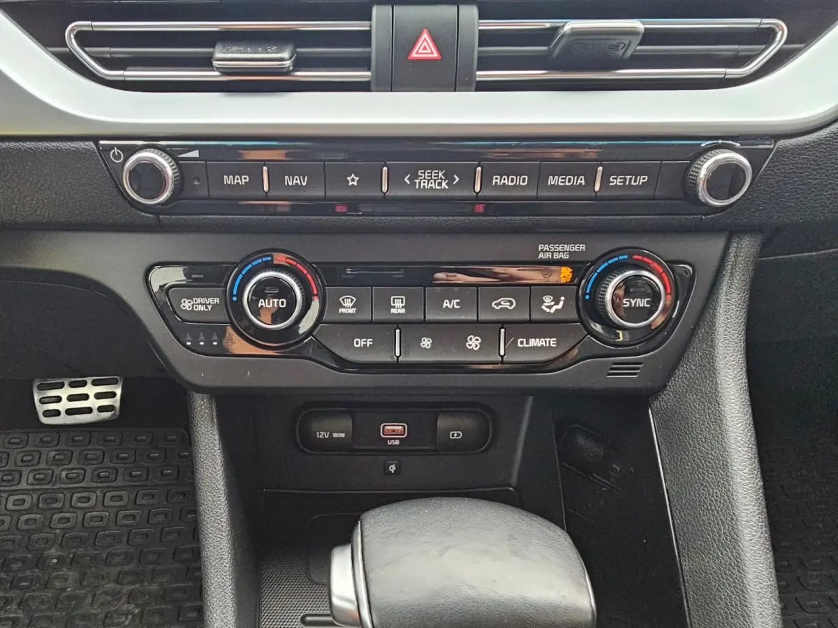 1.6 GDi PHEV DynamicPlusLine | LED | Trekhaak | App-connect | Stuur- & stoelverwarming | Camera | ACC |