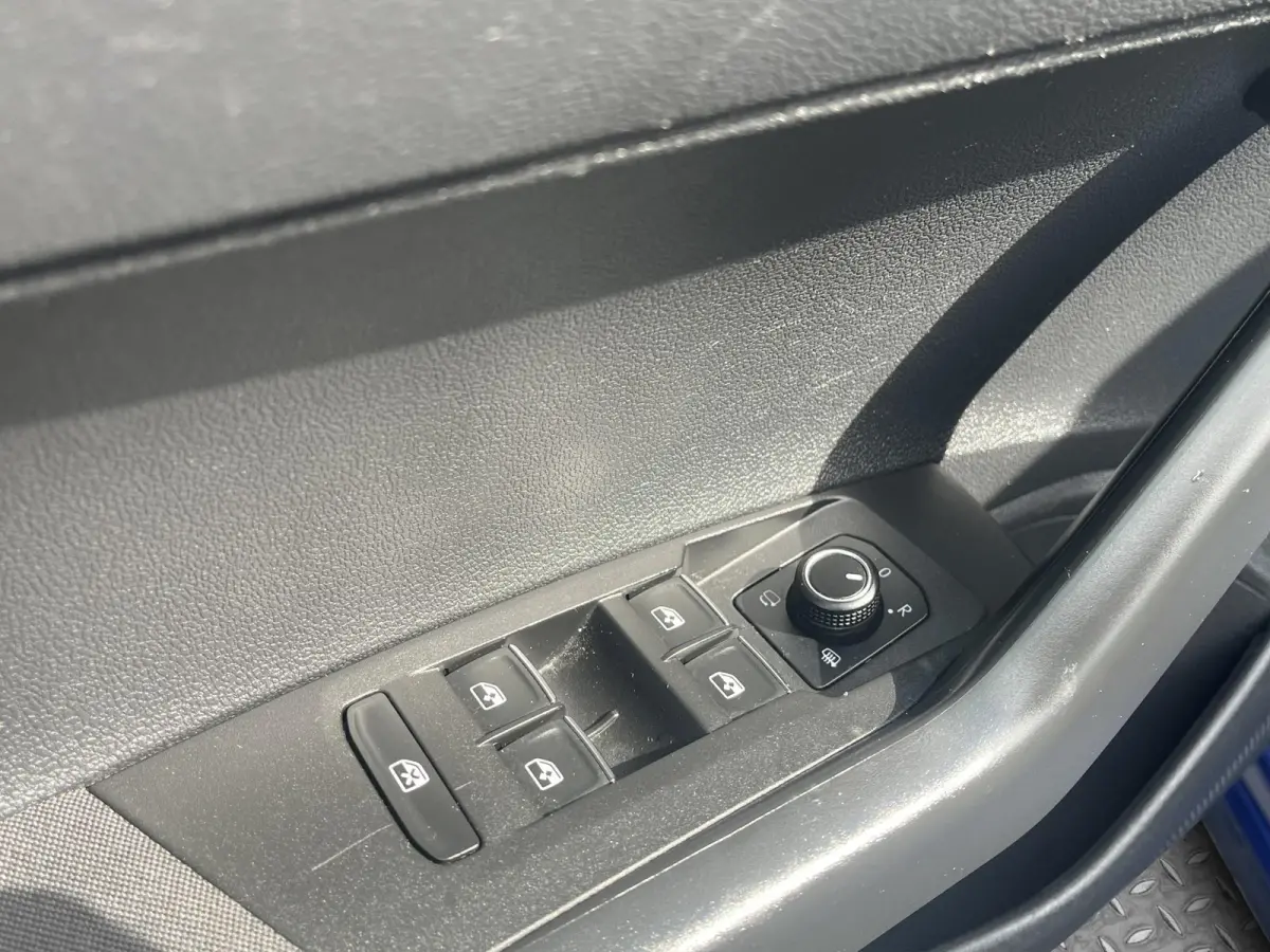 1.0 TSi Comfortline Business | NAV. | CAMERA | PDC V+A | APP CONNECT |