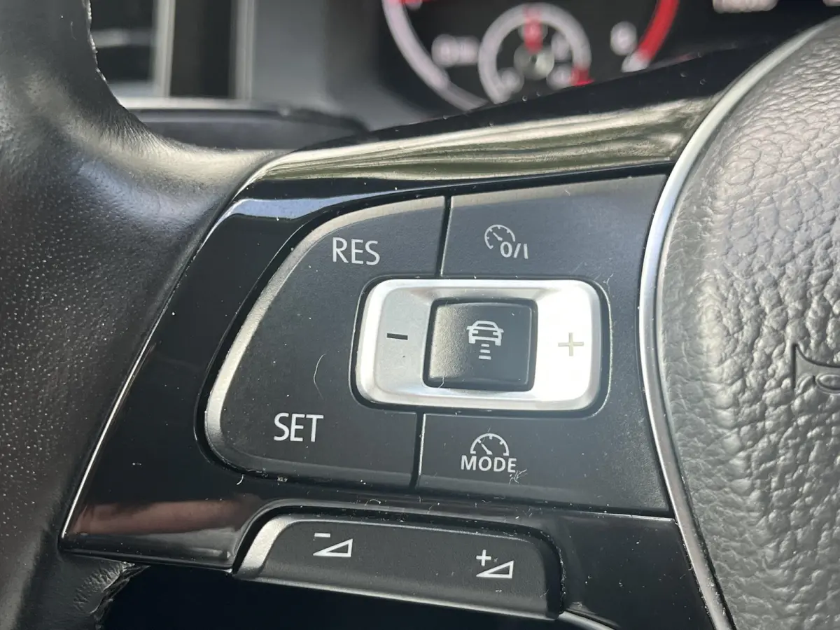 1.0 TSi Comfortline Business | NAV. | CAMERA | PDC V+A | APP CONNECT |