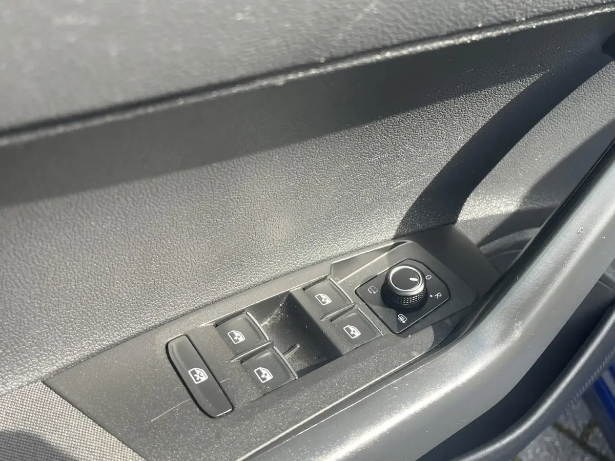 1.0 TSi Comfortline Business | NAV. | CAMERA | PDC V+A | APP CONNECT |