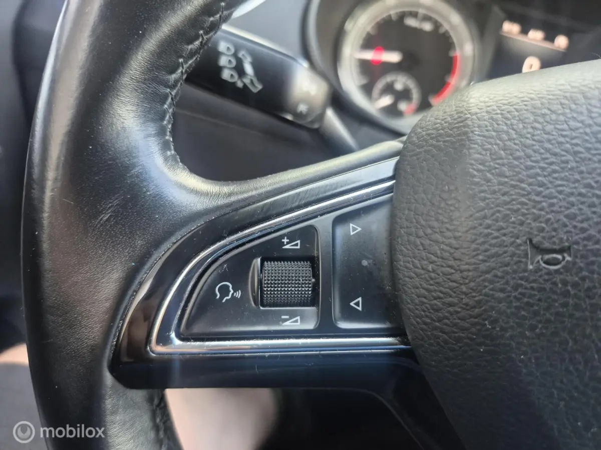 1.0 TSI Greentech Ambition|Clima|Camera!