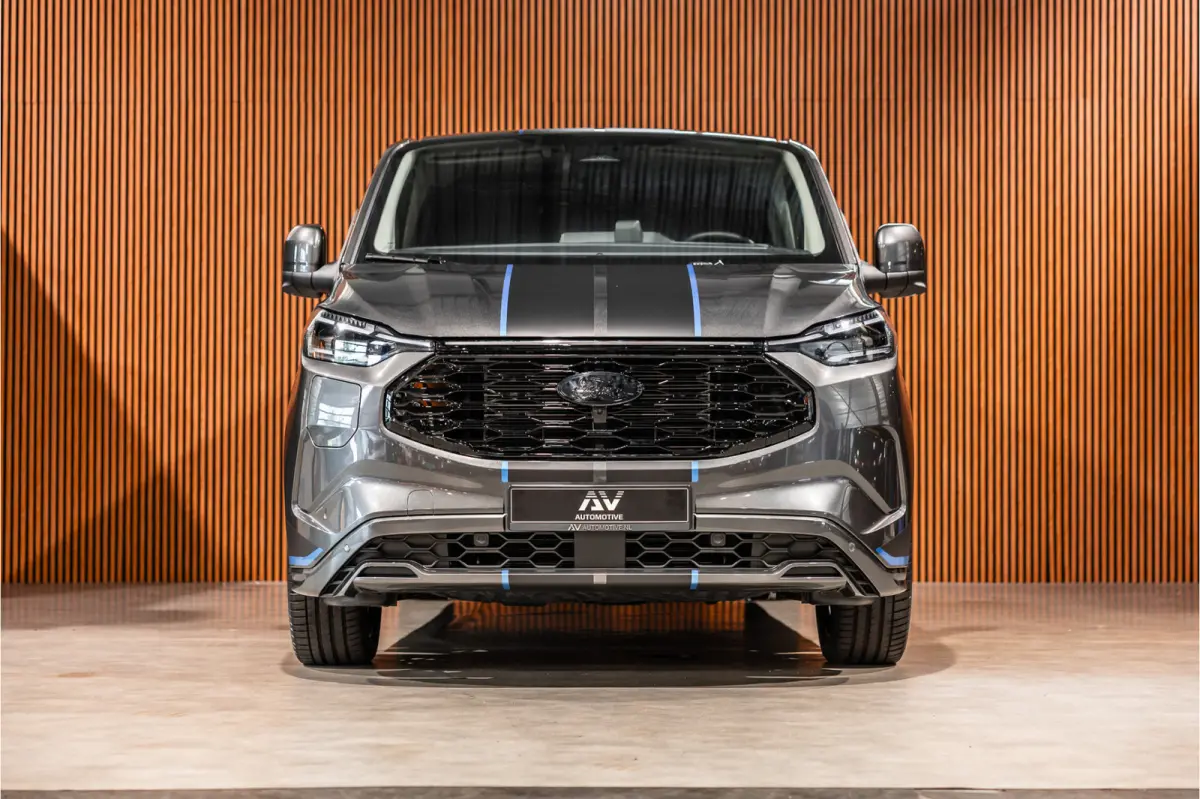 340 L2H1 DC Sport 65 kWh | Dubbel cabine | 350 KM Range | 360 Camera | Driving Assistant | L+R Schuifdeur | DSS LED | Middenconsole | 5-Zitter | Navigatie | CarPlay | ACC | Blind Spot | Stuu