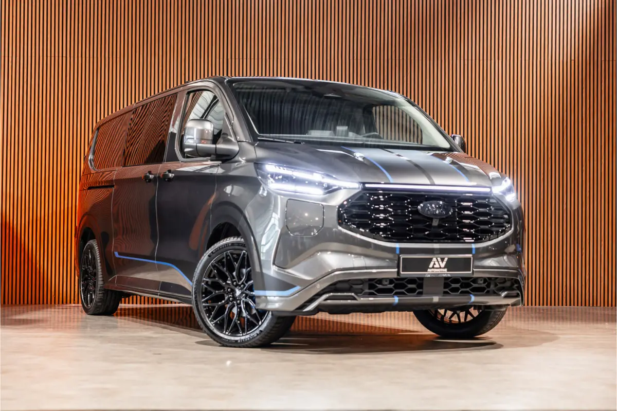 340 L2H1 DC Sport 65 kWh | Dubbel cabine | 350 KM Range | 360 Camera | Driving Assistant | L+R Schuifdeur | DSS LED | Middenconsole | 5-Zitter | Navigatie | CarPlay | ACC | Blind Spot | Stuu