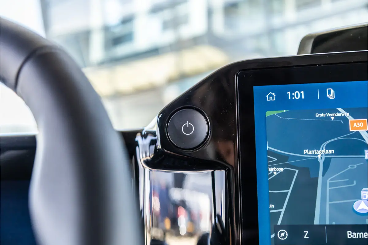 340 L2H1 DC Sport 65 kWh | Dubbel cabine | 350 KM Range | 360 Camera | Driving Assistant | L+R Schuifdeur | DSS LED | Middenconsole | 5-Zitter | Navigatie | CarPlay | ACC | Blind Spot | Stuu
