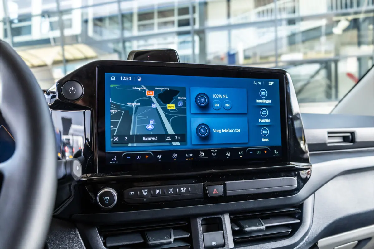 340 L2H1 DC Sport 65 kWh | Dubbel cabine | 350 KM Range | 360 Camera | Driving Assistant | L+R Schuifdeur | DSS LED | Middenconsole | 5-Zitter | Navigatie | CarPlay | ACC | Blind Spot | Stuu