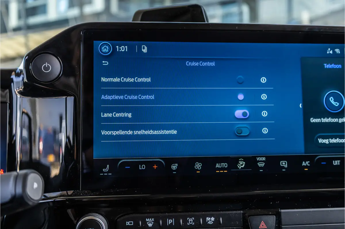 340 L2H1 DC Sport 65 kWh | Dubbel cabine | 350 KM Range | 360 Camera | Driving Assistant | L+R Schuifdeur | DSS LED | Middenconsole | 5-Zitter | Navigatie | CarPlay | ACC | Blind Spot | Stuu