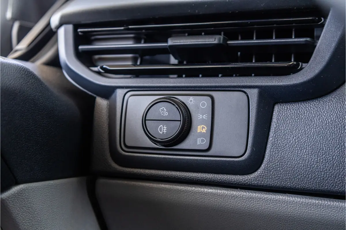 340 L2H1 DC Sport 65 kWh | Dubbel cabine | 350 KM Range | 360 Camera | Driving Assistant | L+R Schuifdeur | DSS LED | Middenconsole | 5-Zitter | Navigatie | CarPlay | ACC | Blind Spot | Stuu