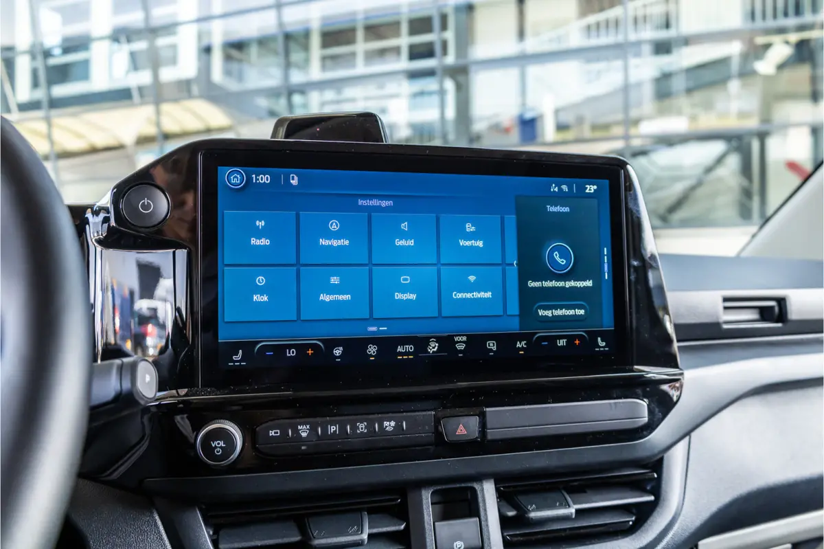 340 L2H1 DC Sport 65 kWh | Dubbel cabine | 350 KM Range | 360 Camera | Driving Assistant | L+R Schuifdeur | DSS LED | Middenconsole | 5-Zitter | Navigatie | CarPlay | ACC | Blind Spot | Stuu