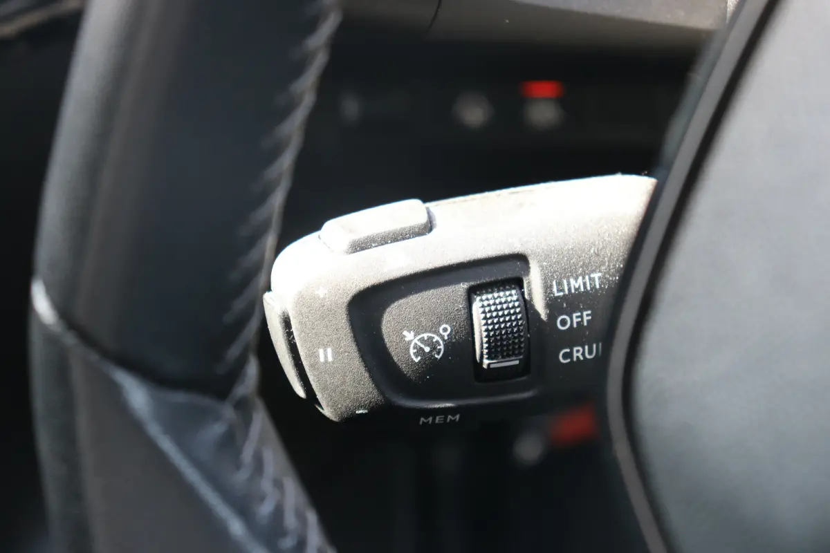 EV Allure Pack 50 kWh | Camera | Cruise | DAB | LED | PDC Achter | Apple Carplay & Android Auto |