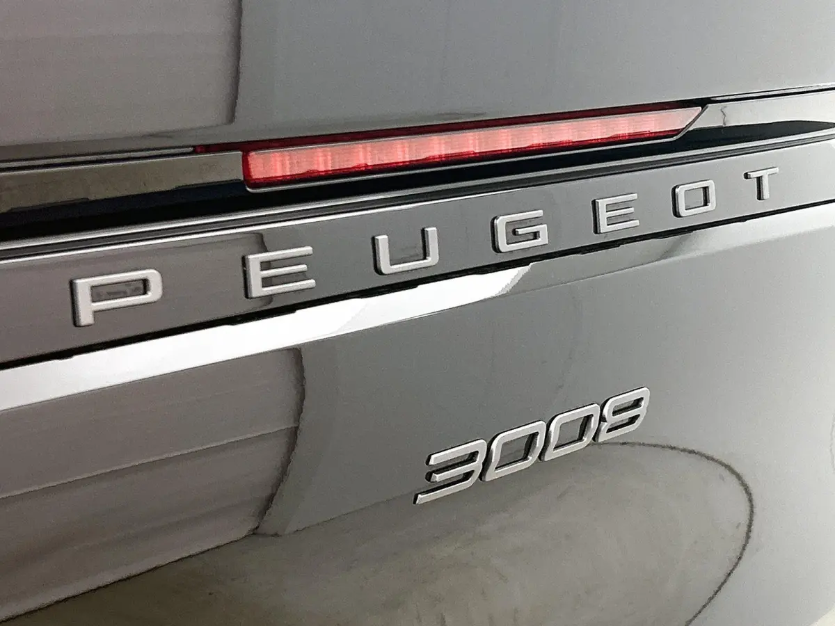 1.6 plug-in Hybrid 225pk GT Exclusive Automaat | Schuif-/Kanteldak | Elektrische Verstelb. Bestuurdersstoel | 360° Camera | Navigatie | Stoelverwarming Voor + Achter | Leder | Elektrische K