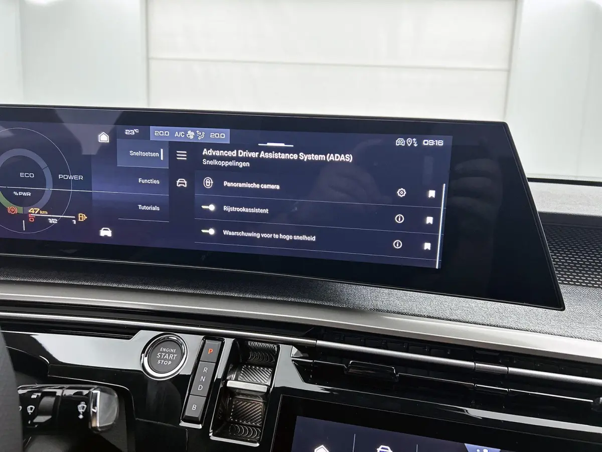 1.6 plug-in Hybrid 225pk GT Exclusive Automaat | Schuif-/Kanteldak | Elektrische Verstelb. Bestuurdersstoel | 360° Camera | Navigatie | Stoelverwarming Voor + Achter | Leder | Elektrische K