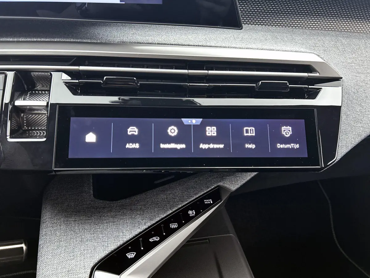 1.6 plug-in Hybrid 225pk GT Exclusive Automaat | Schuif-/Kanteldak | Elektrische Verstelb. Bestuurdersstoel | 360° Camera | Navigatie | Stoelverwarming Voor + Achter | Leder | Elektrische K