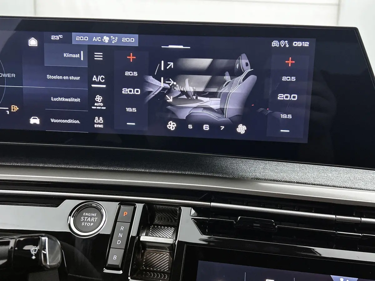 1.6 plug-in Hybrid 225pk GT Exclusive Automaat | Schuif-/Kanteldak | Elektrische Verstelb. Bestuurdersstoel | 360° Camera | Navigatie | Stoelverwarming Voor + Achter | Leder | Elektrische K