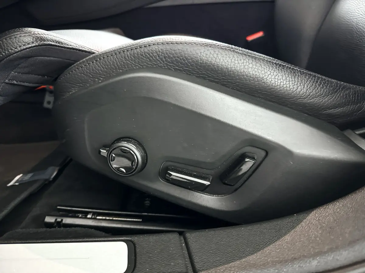 T6 Recharge AWD Inscription | Parkeercamera | Harman Kardon | Stoel- en Stuurverwarming | Trekhaak