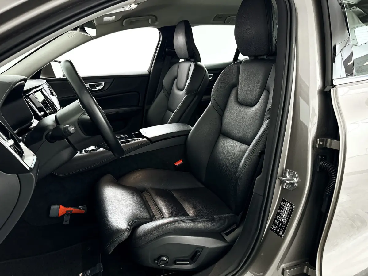 T6 Recharge AWD Inscription | Parkeercamera | Harman Kardon | Stoel- en Stuurverwarming | Trekhaak