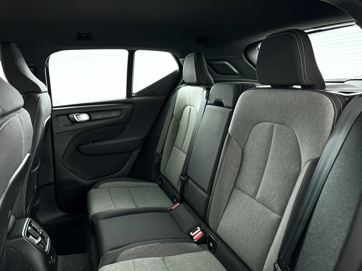 T4 Inscription Expression | Park assist | Cruise control | Climate control | Navigatie