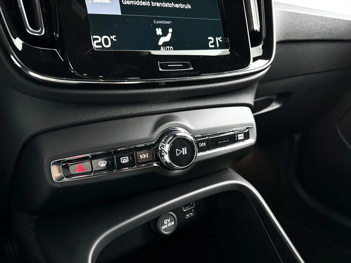 T4 Inscription Expression | Park assist | Cruise control | Climate control | Navigatie