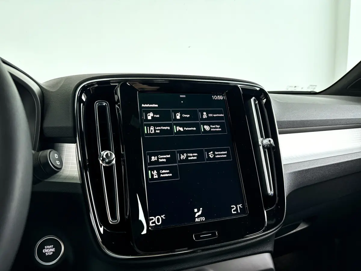 T4 Inscription Expression | Park assist | Cruise control | Climate control | Navigatie