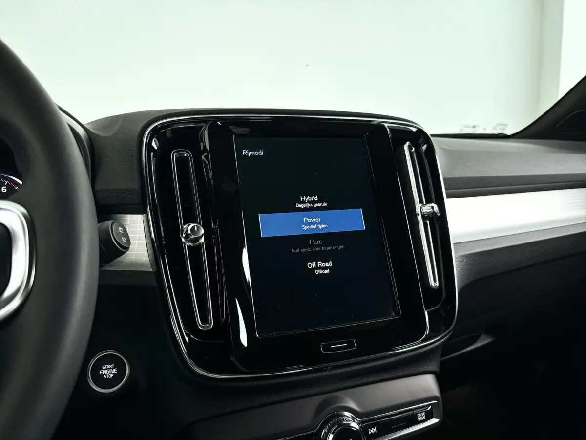 T4 Inscription Expression | Park assist | Cruise control | Climate control | Navigatie