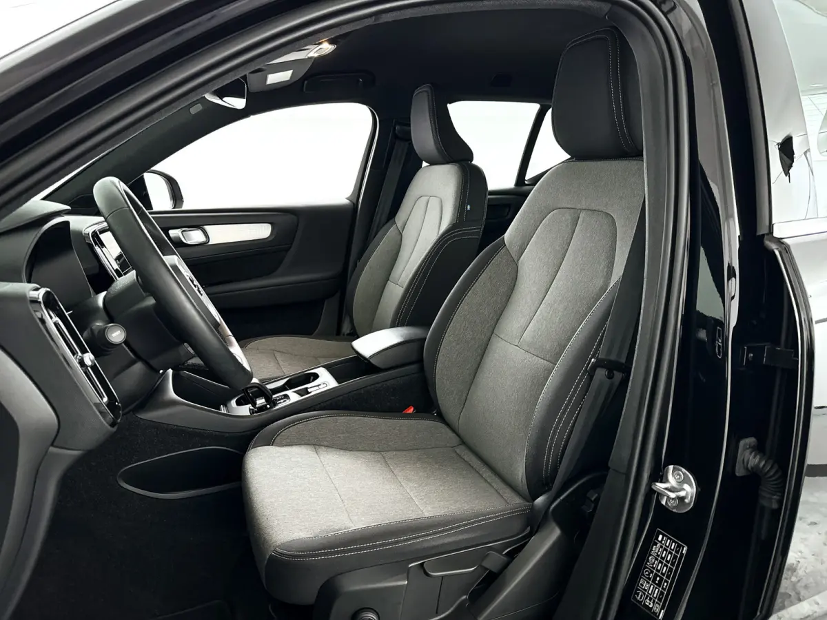 T4 Inscription Expression | Park assist | Cruise control | Climate control | Navigatie