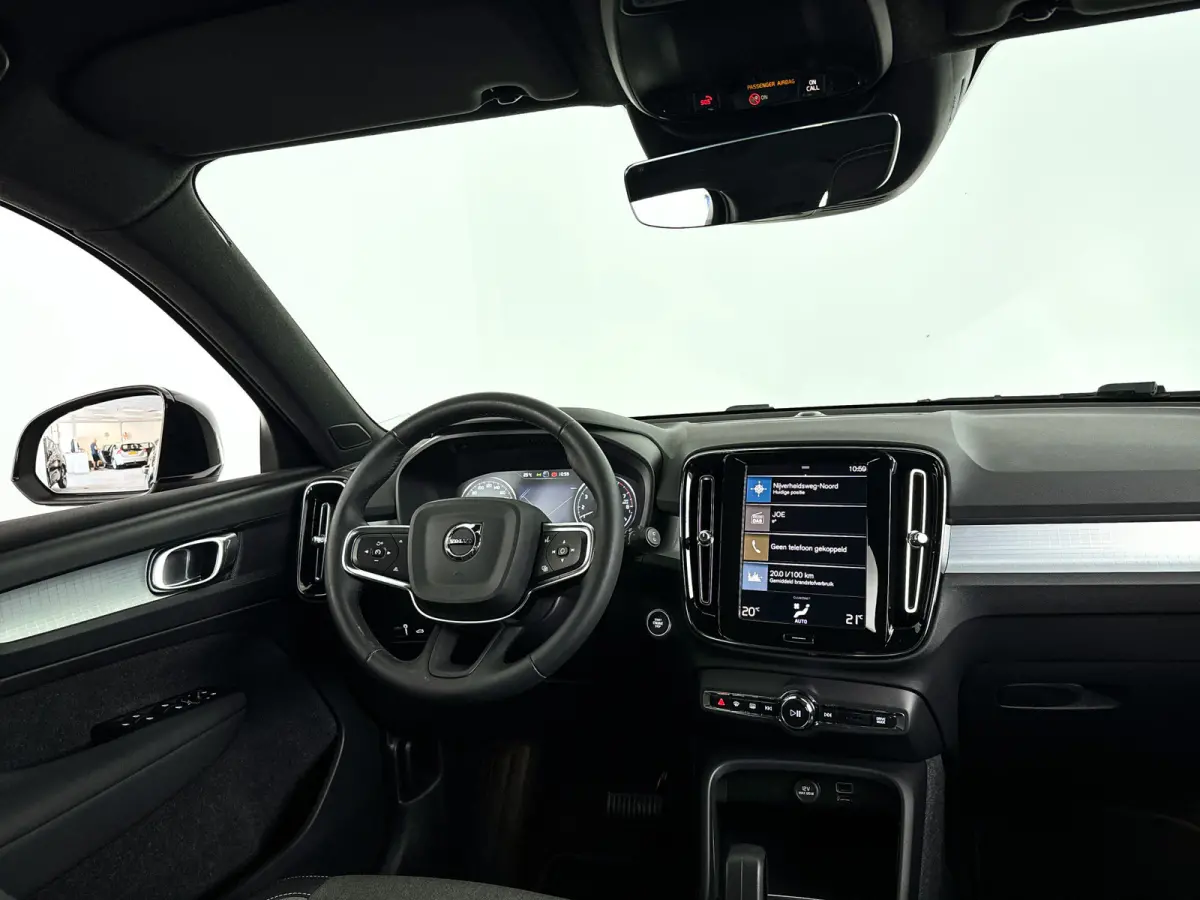 T4 Inscription Expression | Park assist | Cruise control | Climate control | Navigatie