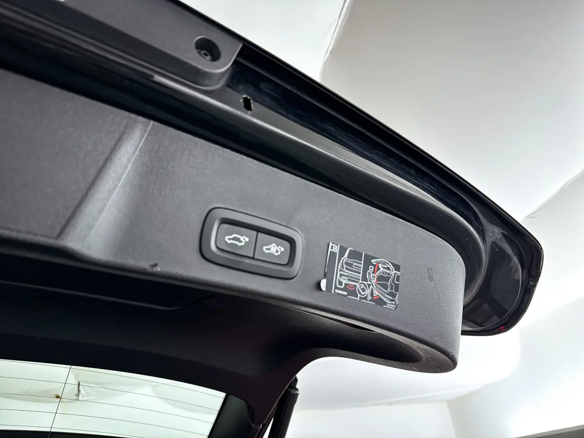 T4 Inscription Expression | Park assist | Cruise control | Climate control | Navigatie
