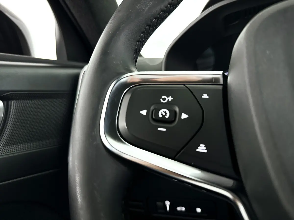T4 Inscription Expression | Park assist | Cruise control | Climate control | Navigatie