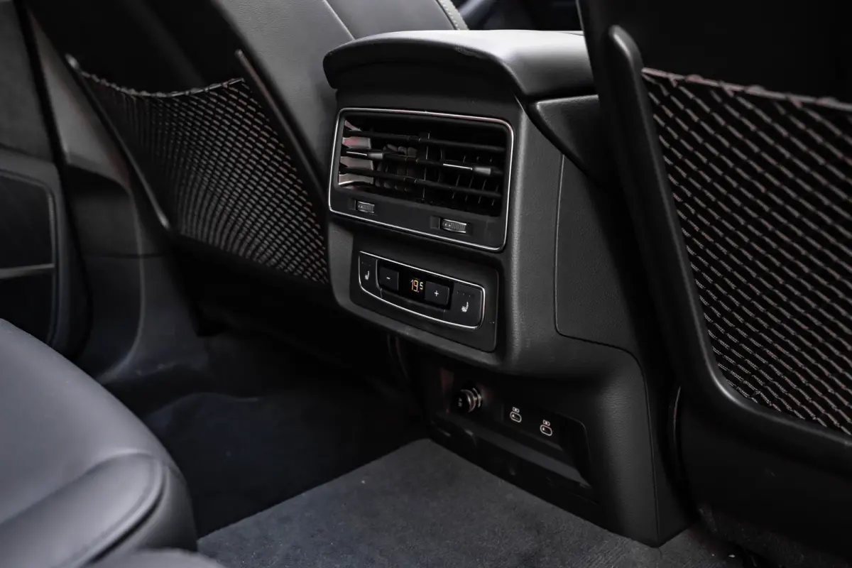 55 TFSI e quattro Pro Line S 394 PK | Trekhaak | Panoramadak | B&O | Laser LED | Omgevingscamera |
