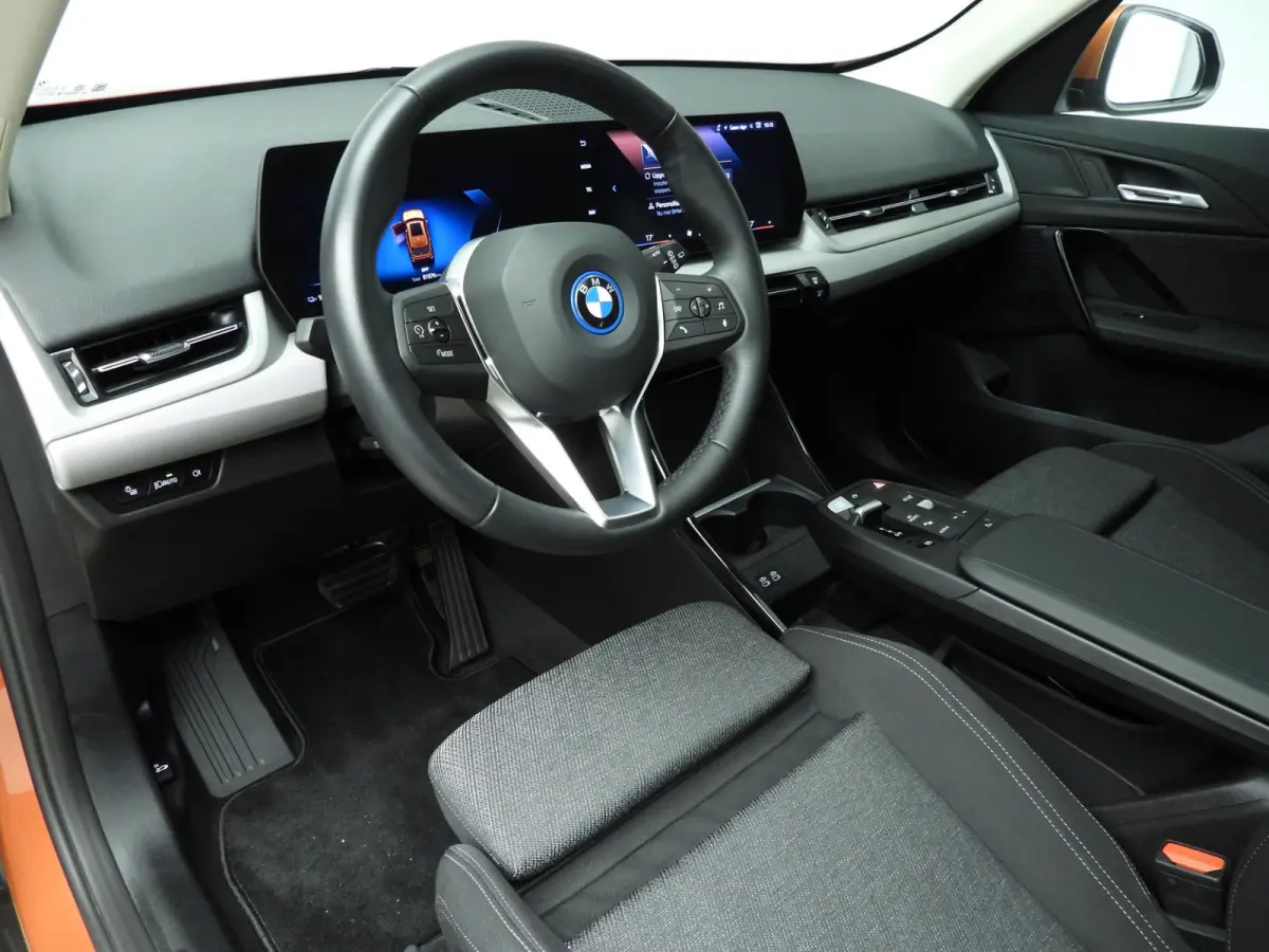 eDrive20 | SoH 97% | LED | Navigatie | Panoramadak | Sportstoelen | Shadow line | DAB | Alu 17inch