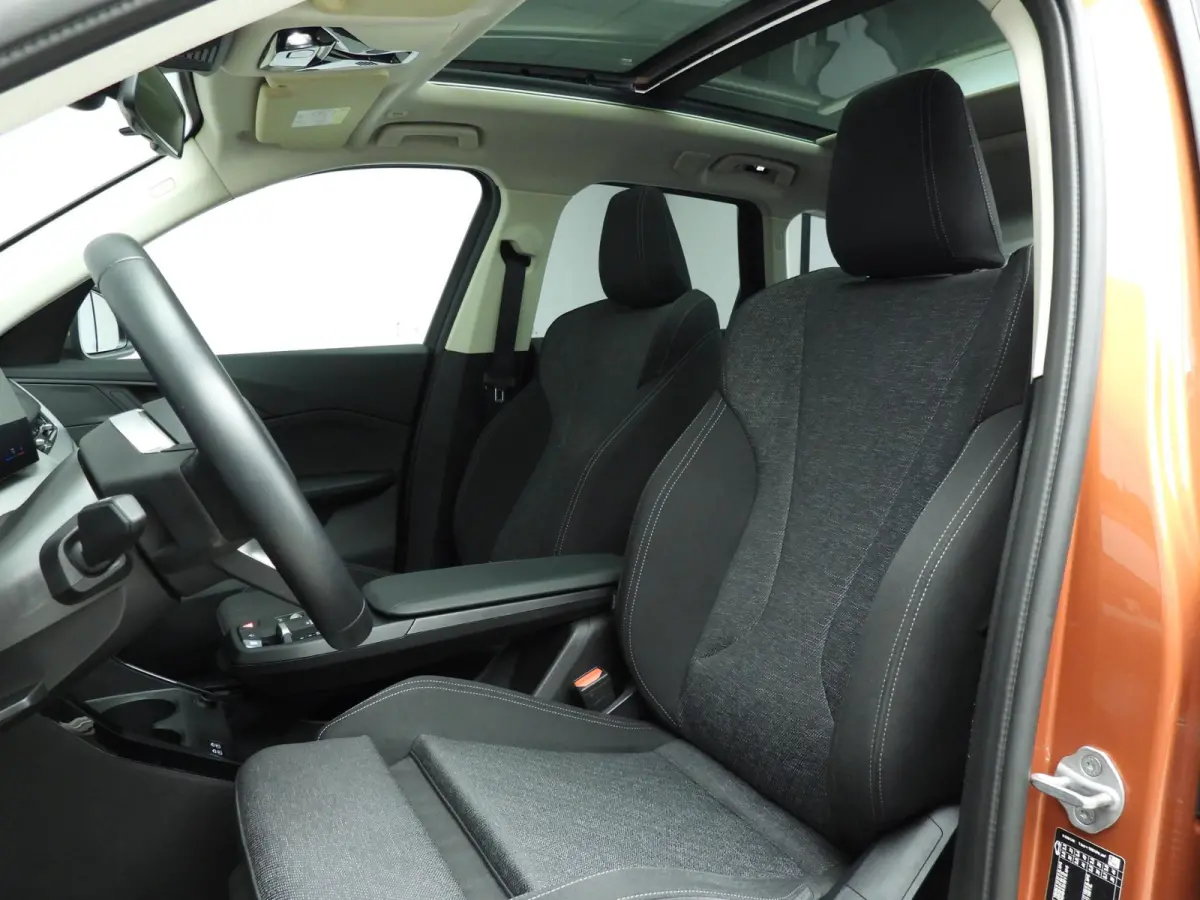 eDrive20 | SoH 97% | LED | Navigatie | Panoramadak | Sportstoelen | Shadow line | DAB | Alu 17inch