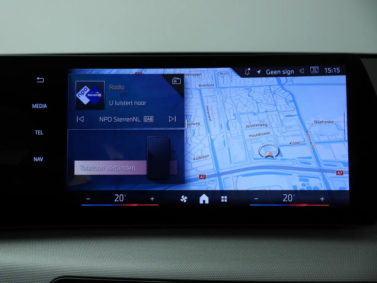 eDrive20 | SoH 97% | LED | Navigatie | Panoramadak | Sportstoelen | Shadow line | DAB | Alu 17inch