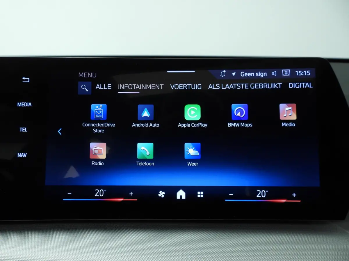 eDrive20 | SoH 97% | LED | Navigatie | Panoramadak | Sportstoelen | Shadow line | DAB | Alu 17inch