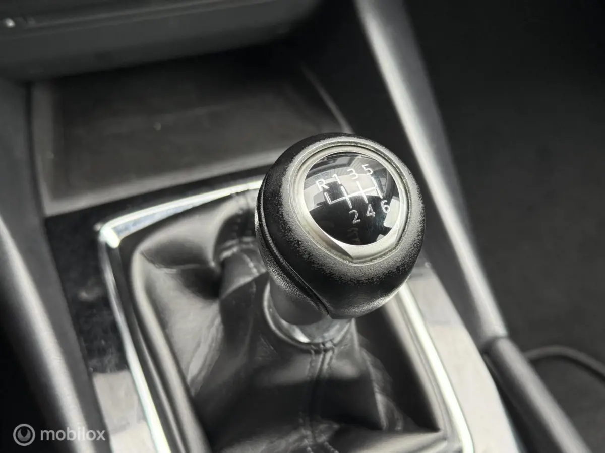 2.0 SkyActiv-G 120 GT-M Line HUD Navi Camera Stoelv Stuurv