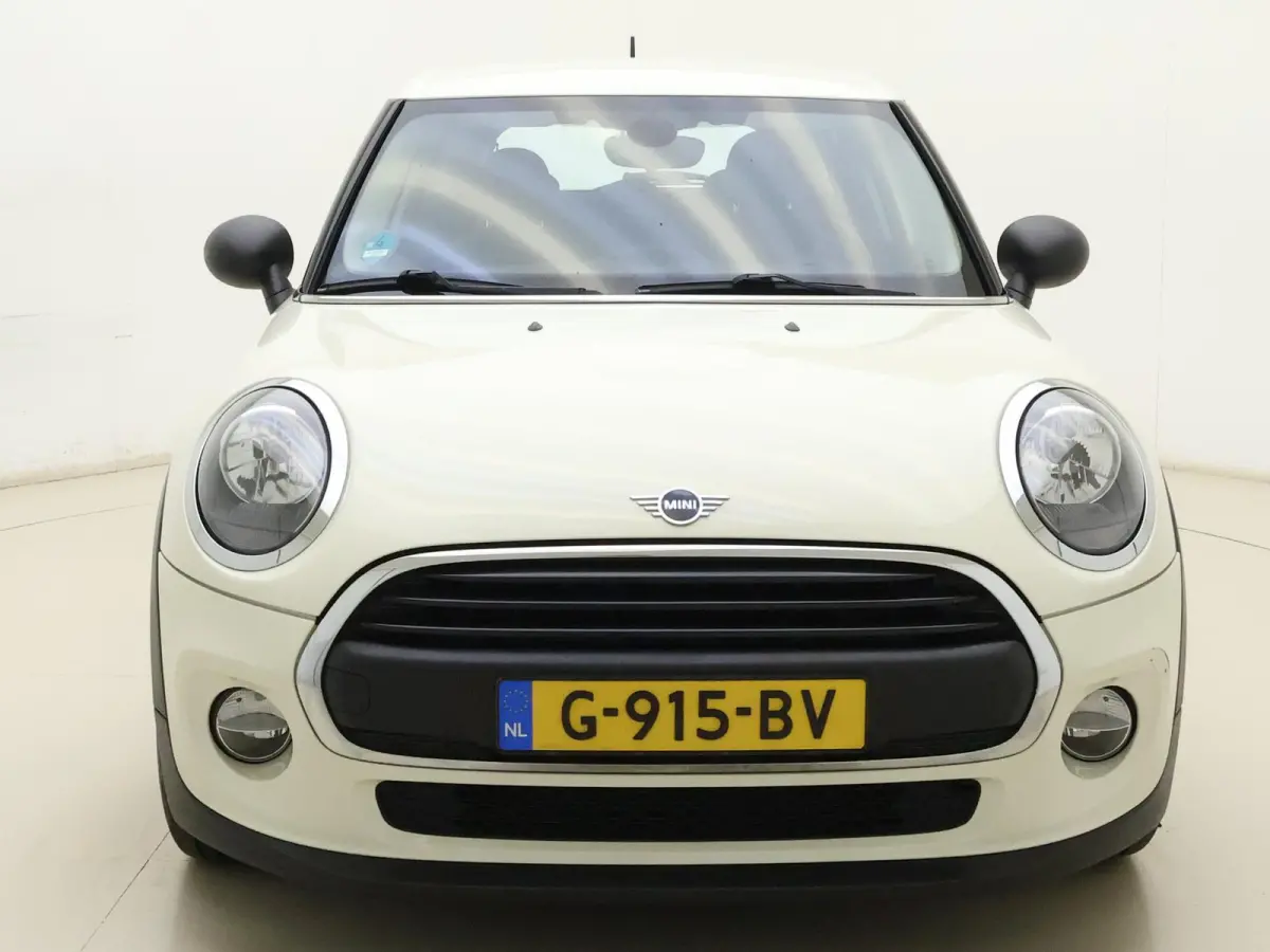 1.5 One Business Edition | Airco | Lichtmetalen Velgen | Parkeersensoren | Keyless |